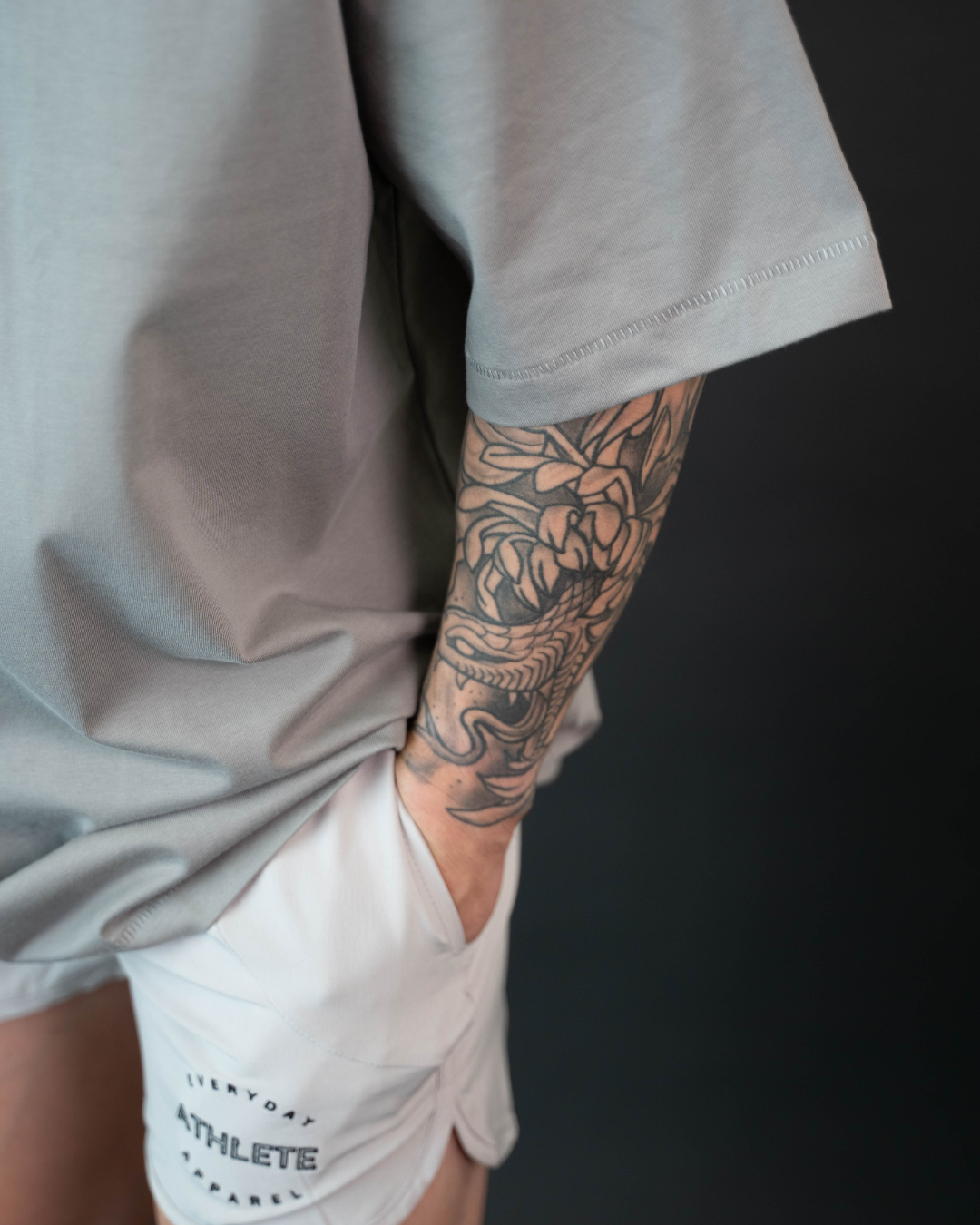OVERSIZED FIT TEE